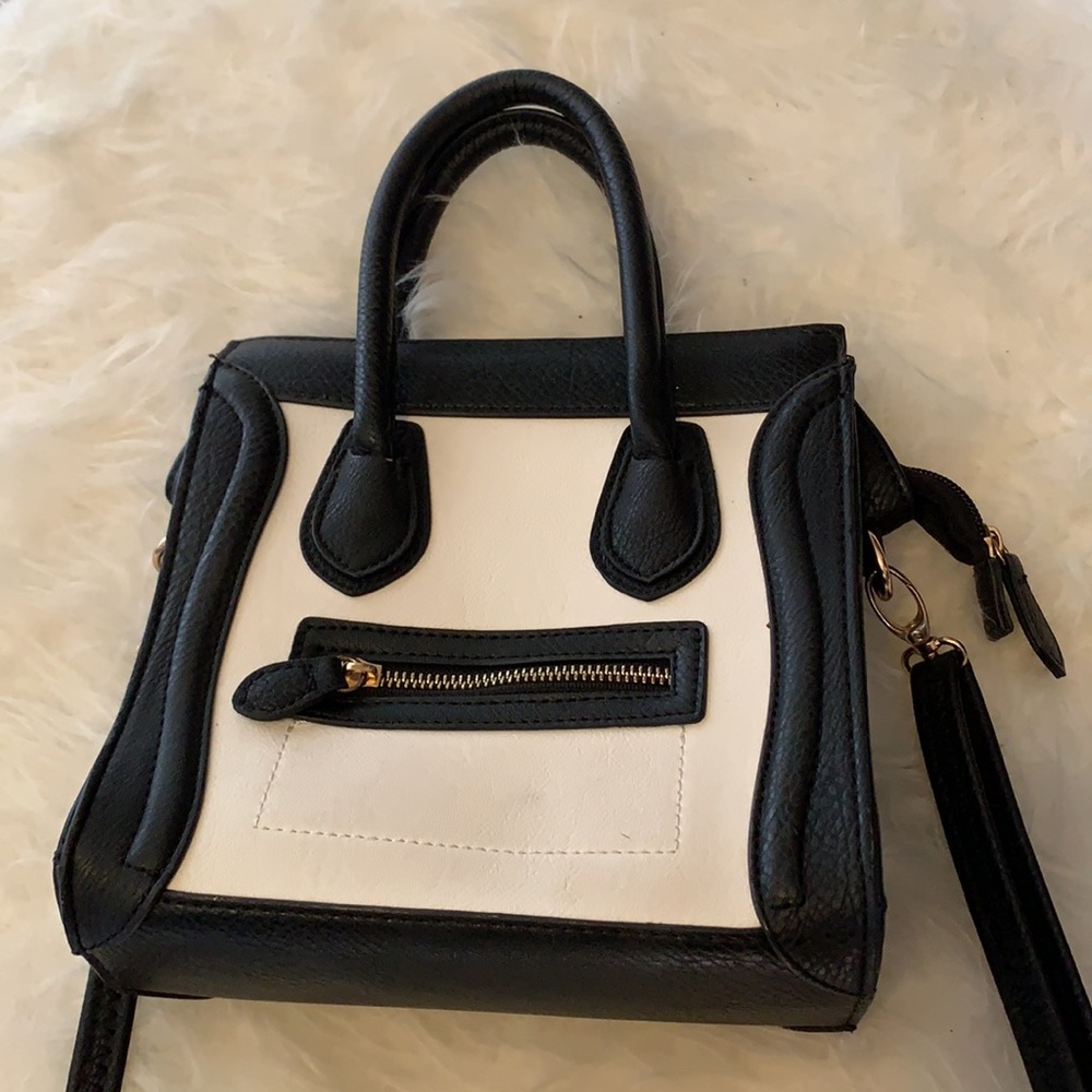 Women’s Black & White Handbag